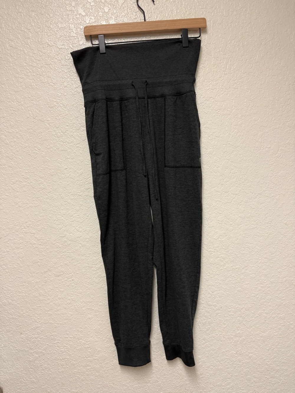 GAP Fit Brushed Tech Jersey High-Waist Jogger Pants - Charcoal Size Small